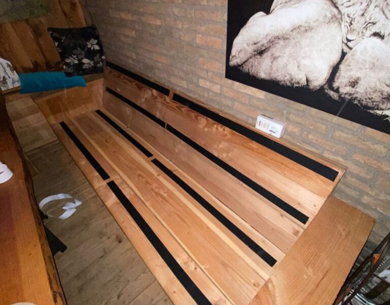 Lange-bank-voor-768x1024